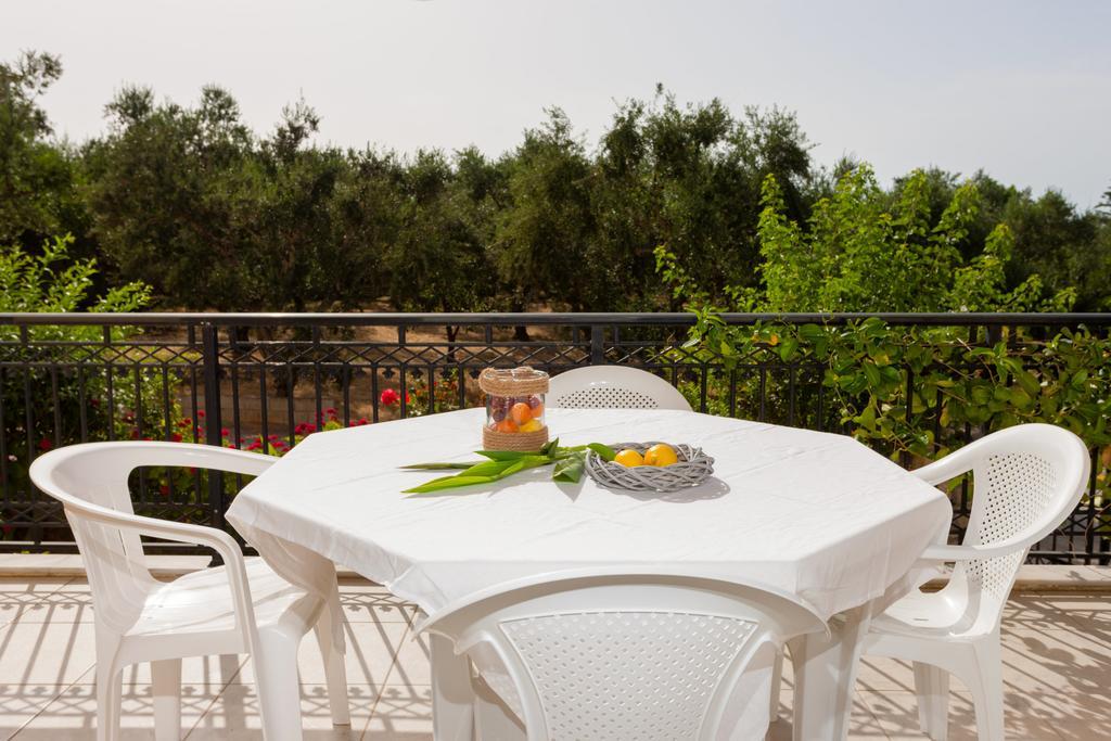 Galatea Apartment Kypseli Bagian luar foto