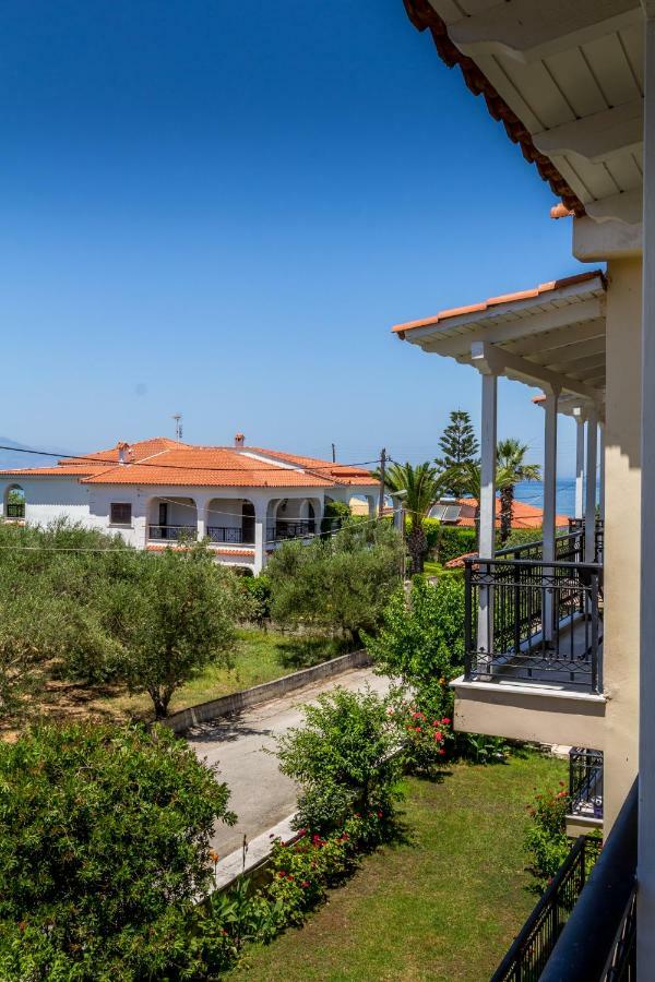 Galatea Apartment Kypseli Bagian luar foto